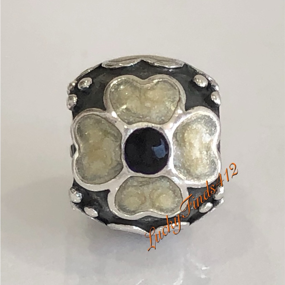 Authentic Pandora Daisy Flower Charm Retired